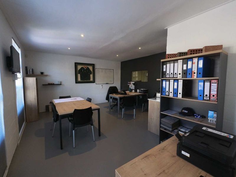 102sqm Storage and Offices available To Let - Photo 2