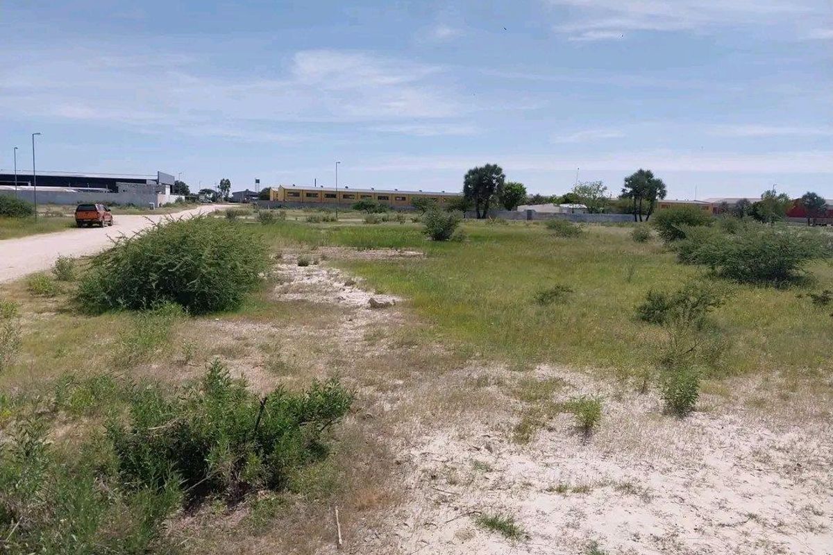 VACANT LAND FOR SALE IN Ondangwa EXT 8 – 4,176 SM – ZONED FOR LIGHT INDUSTRIAL – N$2,500,000 (NEGOTIABLE) - Photo 2