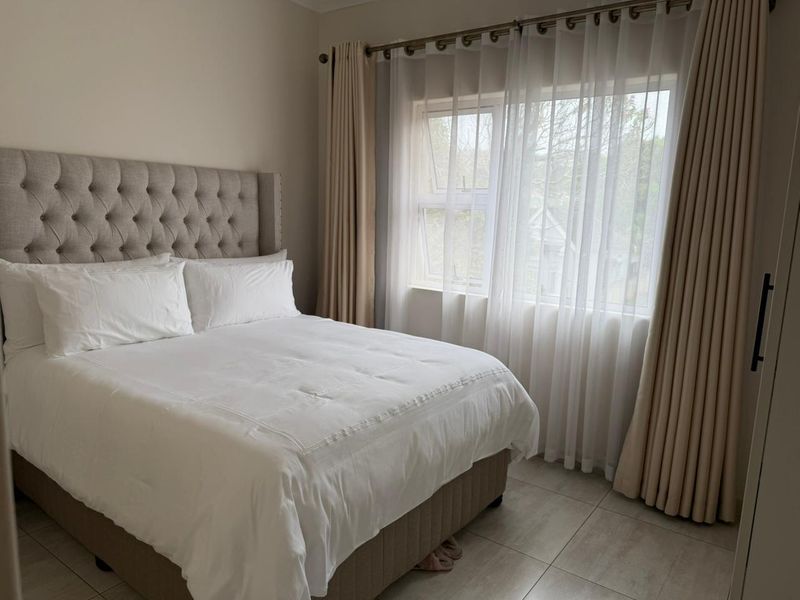 Lovely neat  2 bedroom flat at Glenwood Durban - Photo 8