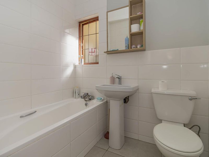 Bridgewater Estate – Contemporary Townhouse Living with Style & Comfort - Photo 10