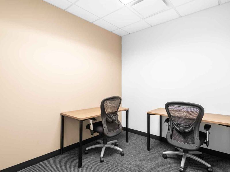 Private office space for 1 person in Regus Brooklyn Bridge - Photo 2