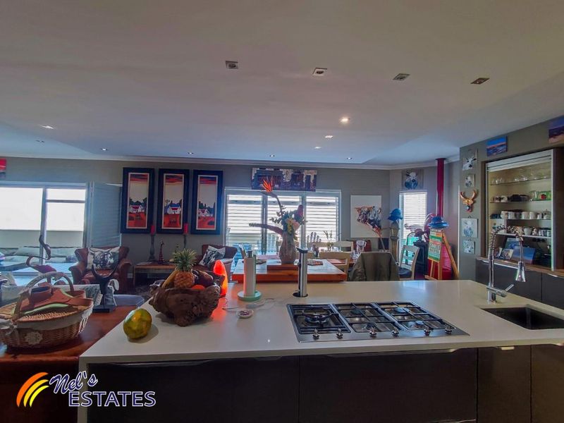 5 BEDROOM SEAFRONT HOME, MILE 4 SWAKOPMUND. - Photo 7