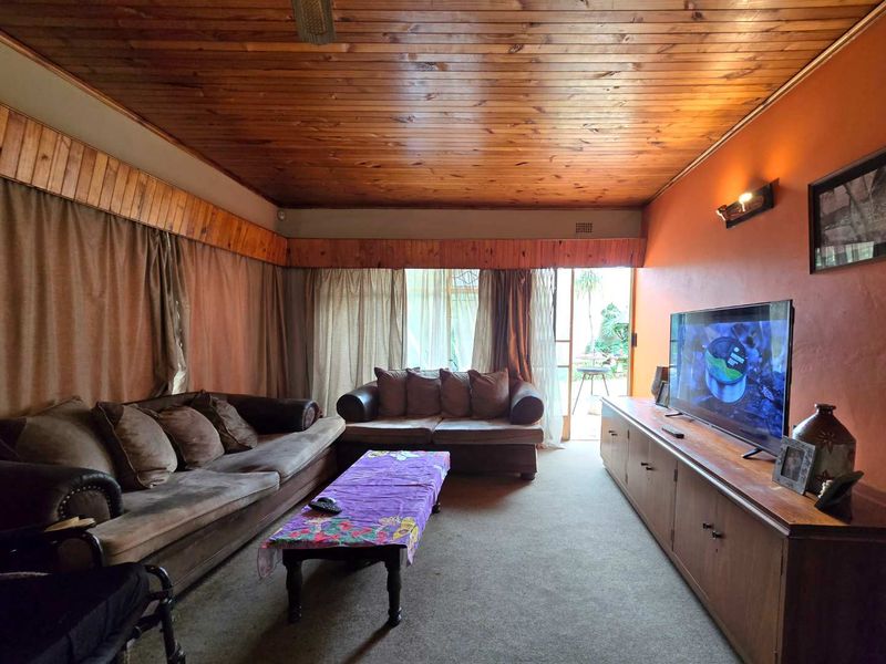 Neat Family Home for Sale - Photo 2