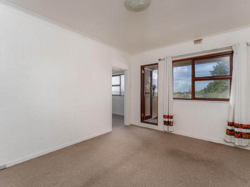 INVESTMENT 1 BED APARTMENT. - Photo 3