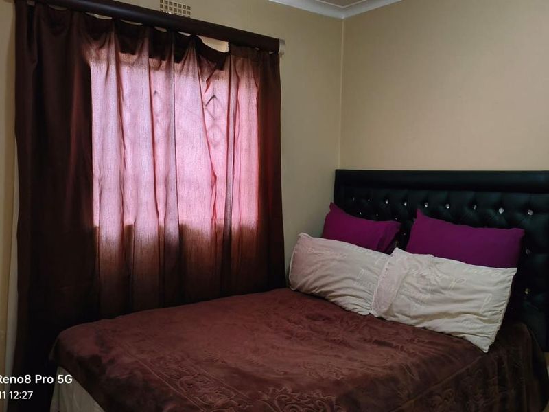 Clayville R 850 000 - Family Home! - Photo 6