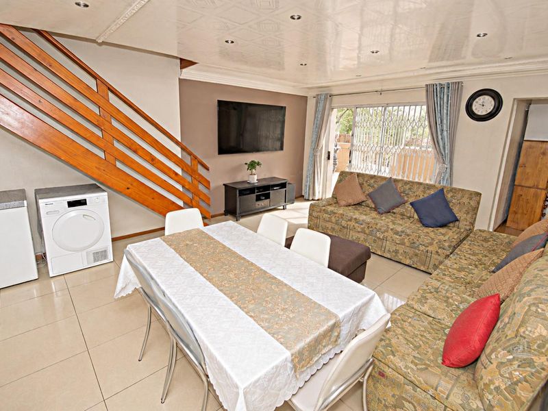 4-Bedroom Home in a Secure Estate - Photo 5