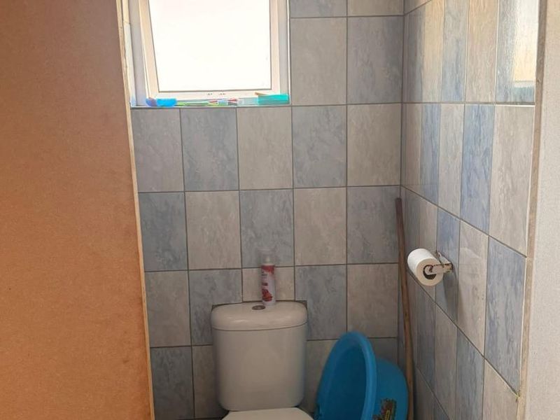 FOR SALE:4 bedrooms double story house plus 4 rental rooms for sale in Mondesa, Swakopmund , Selling price N$1270,000 cost included. Perfect for investment. - Photo 7