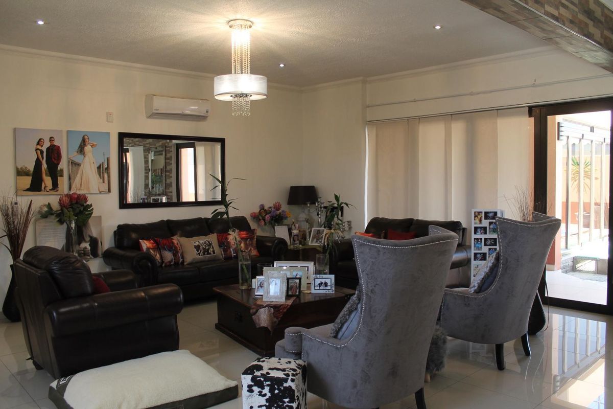 Stunning Property with loads of in and outside living - Photo 5