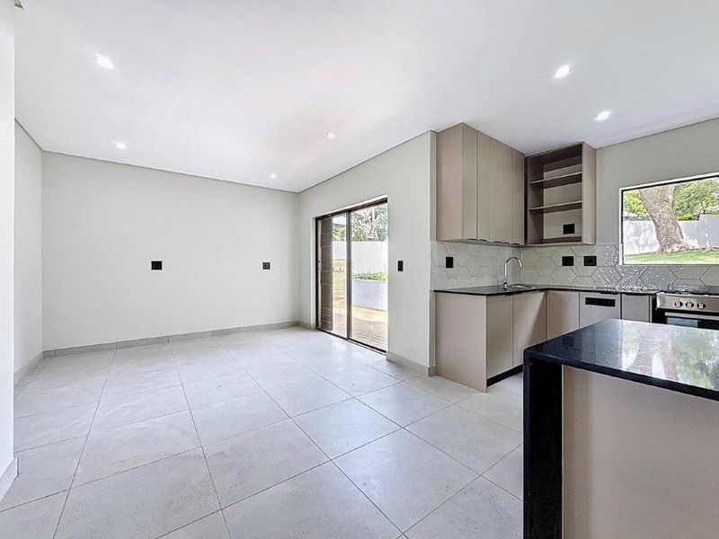 FAMILY LIVING IN MODERNISED HOME. - Photo 6