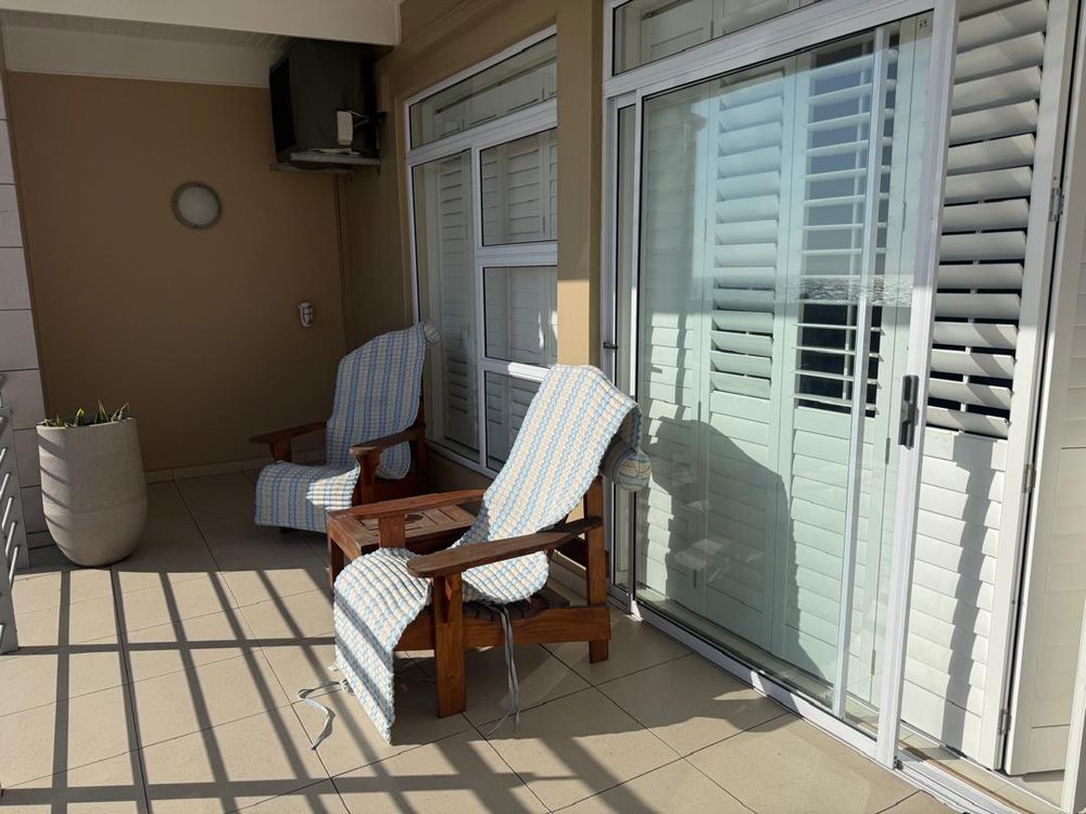 Main bedroom balcony 