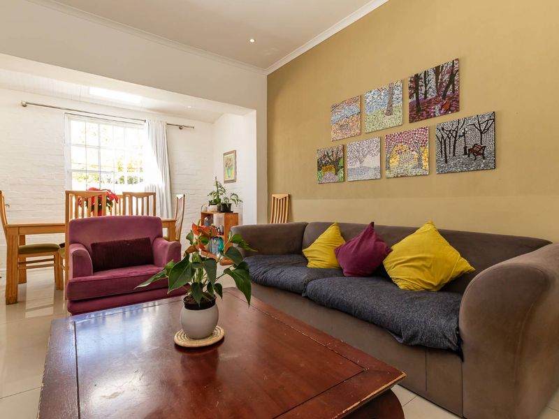 Modern and well maintained home with dual living! - Photo 7