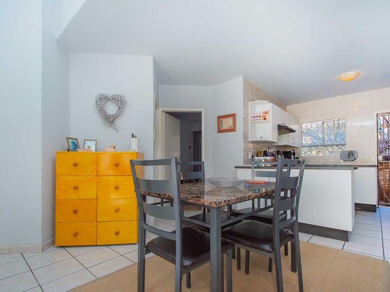 Private Corner Unit in Gated Honeydew Estate – Secure & Spacious! - Photo 4