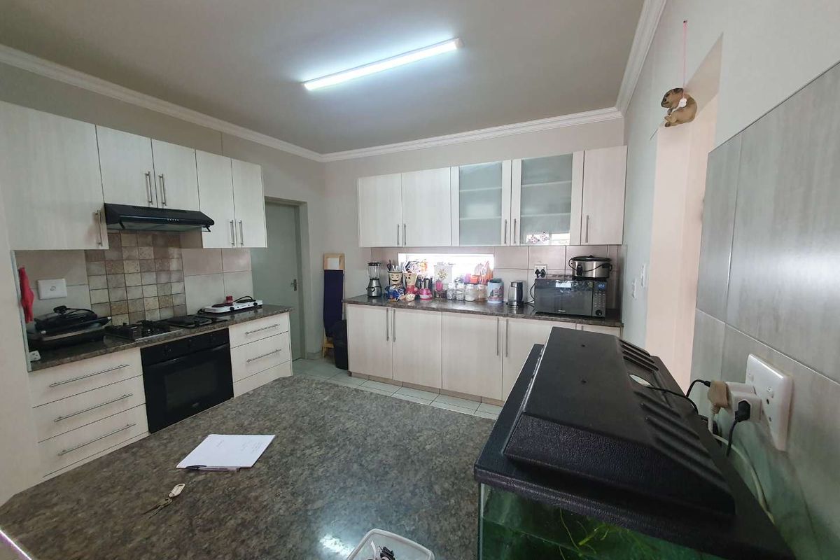 For the small family, or first-time buyers. - Photo 3