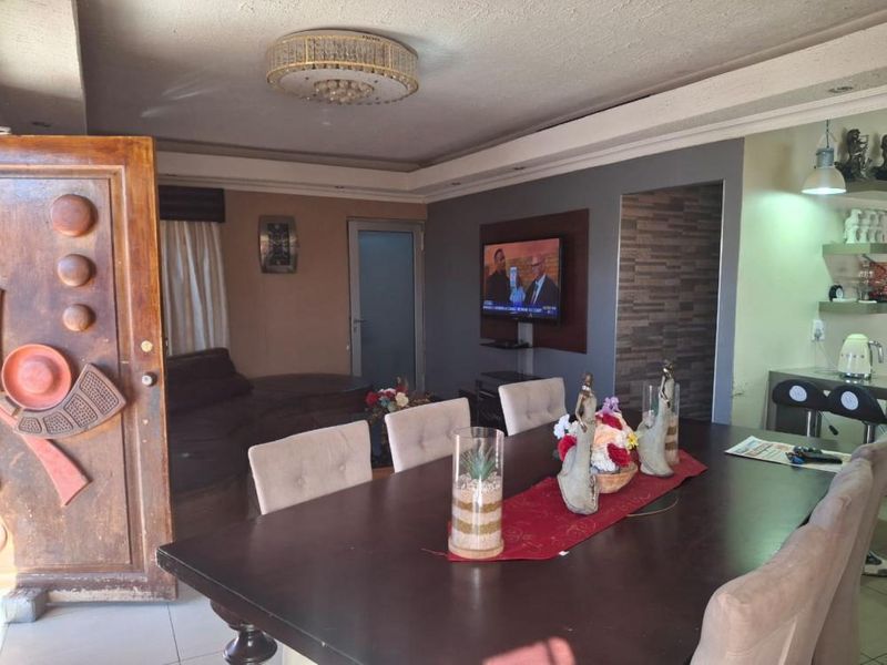 5 Bedroom Double storey House for Sale - Photo 3