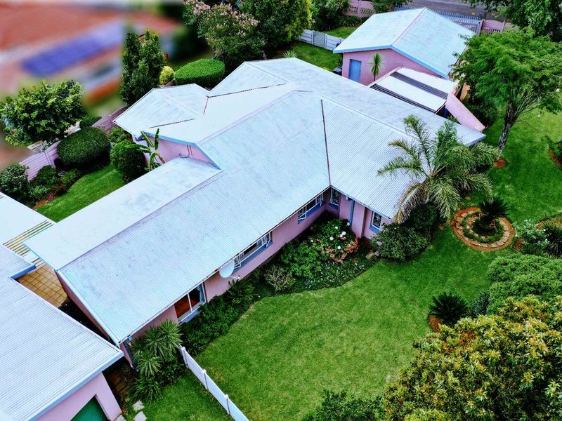 Secure, Spacious Living with Income-Generating Flatlet - Photo 3