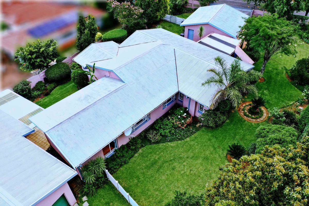 Secure, Spacious Living with Income-Generating Flatlet - Photo 3