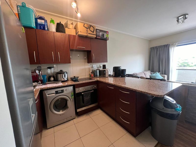 Spacious One bedroom Apartment with scenic views - Photo 6