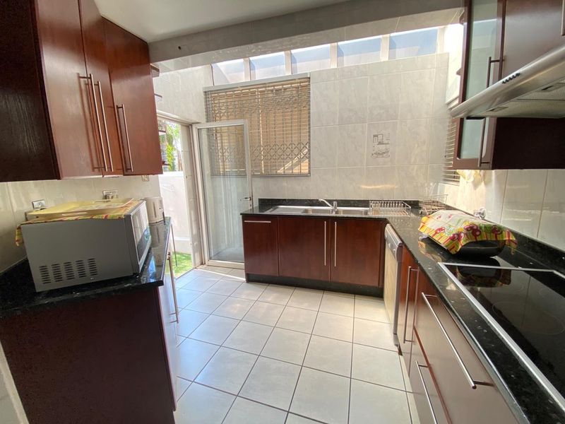 Spacious Family Home in Secure Complex - Photo 7