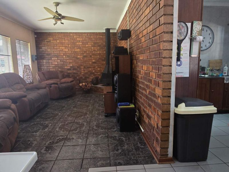 Your Perfect Home For Relaxing & Entertaining - Photo 3