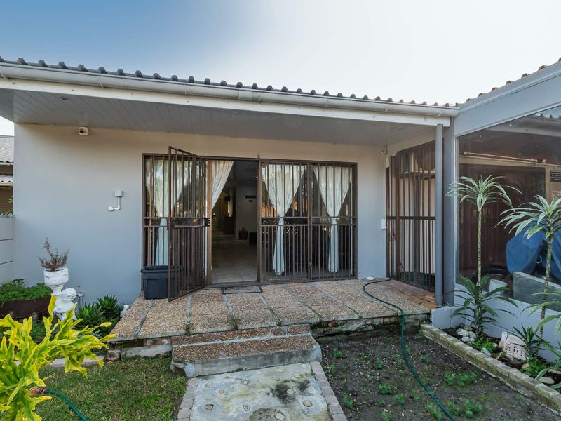 Solid Family Home - Photo 2