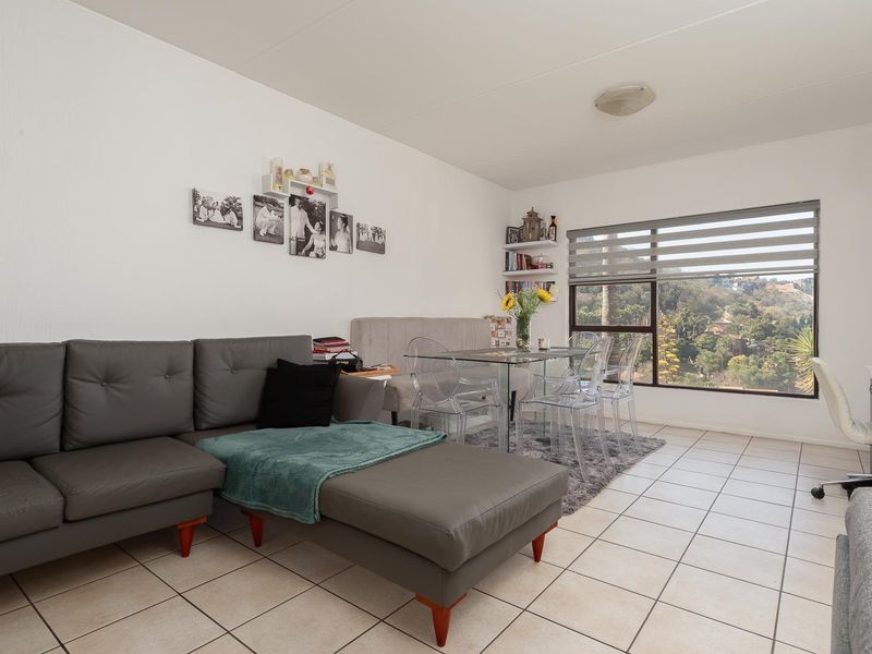 Modern Living with Golf Course Views - Photo 5