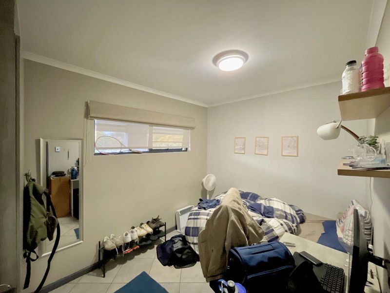 ***Modern 2 Bed & 2 Bath Apartment - Young Professional, Couples or Students - Walking distance -Tuks and Loftus and Next to Garden Court Hotel*** - Photo 10