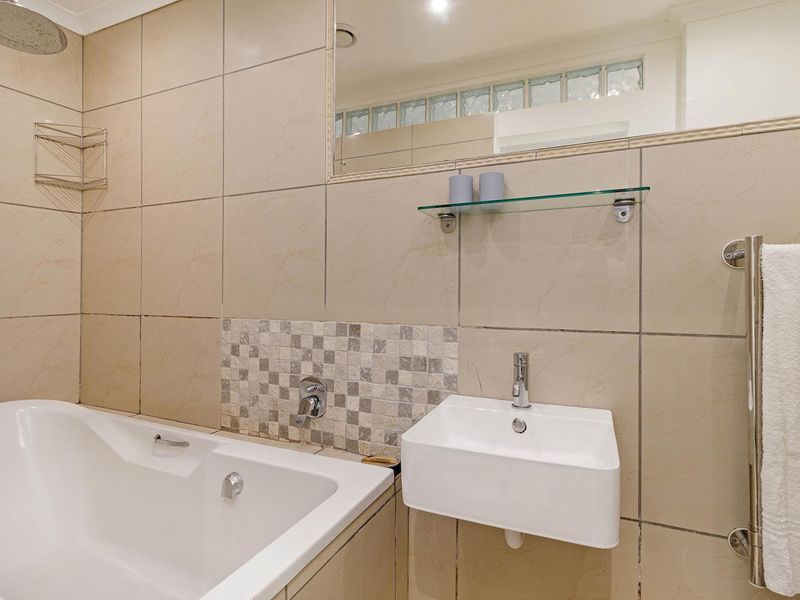 Furnished 5 month rental - Photo 2