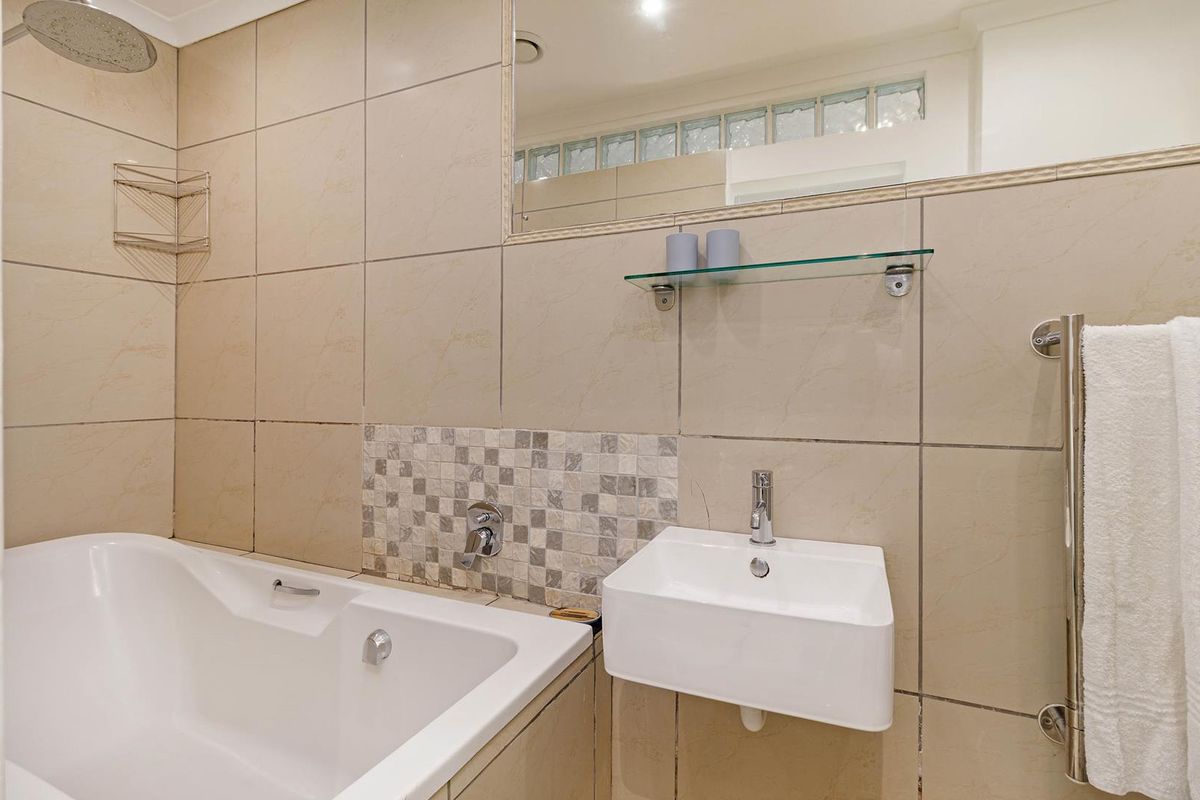 Furnished 5 month rental - Photo 2