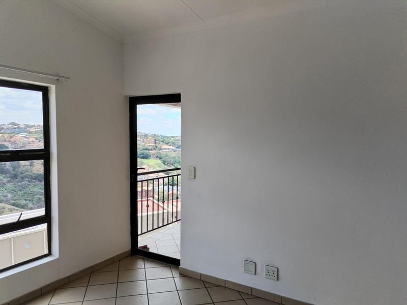 Winchester Hills: Where Privacy Meets Modern Living! - Photo 7