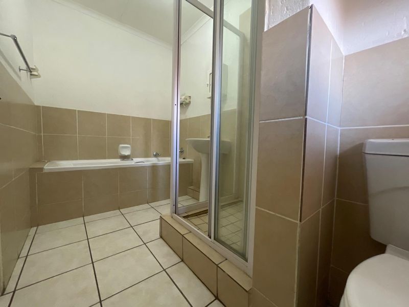 Lovely ground floor 2Bedroom Apartment for Sale - Photo 5