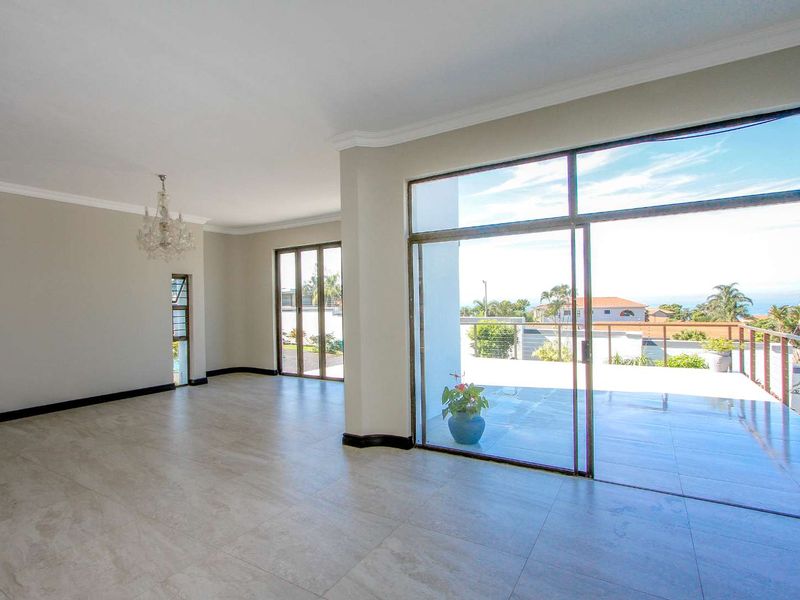 Beautifully renovated 6 bedroom home with breath taking sea views - Photo 8