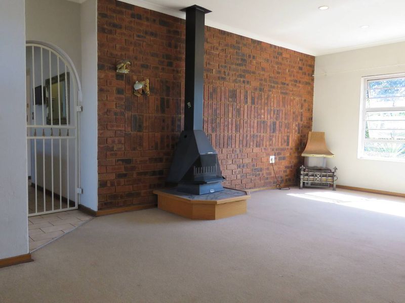 Secure Cluster Living with Space, Comfort and Low Levies - Photo 7