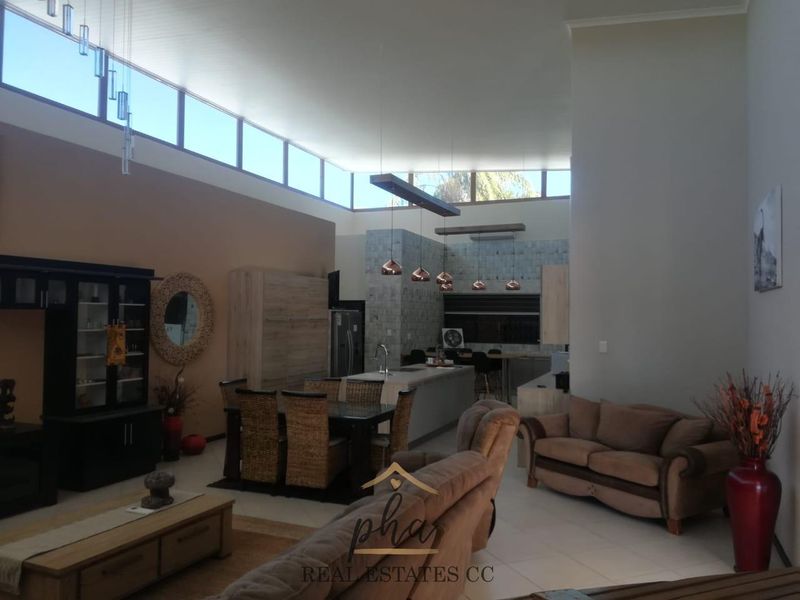 LUXURY 4 BEDROOM HOUSE - TSUMEB - Photo 10