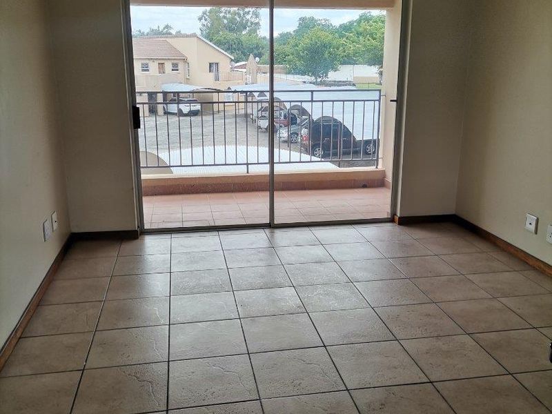 TWO BEDROOM APARTMENT IN VORNA VALLEY,MIDRAND -1 JULY 2026. - Photo 6