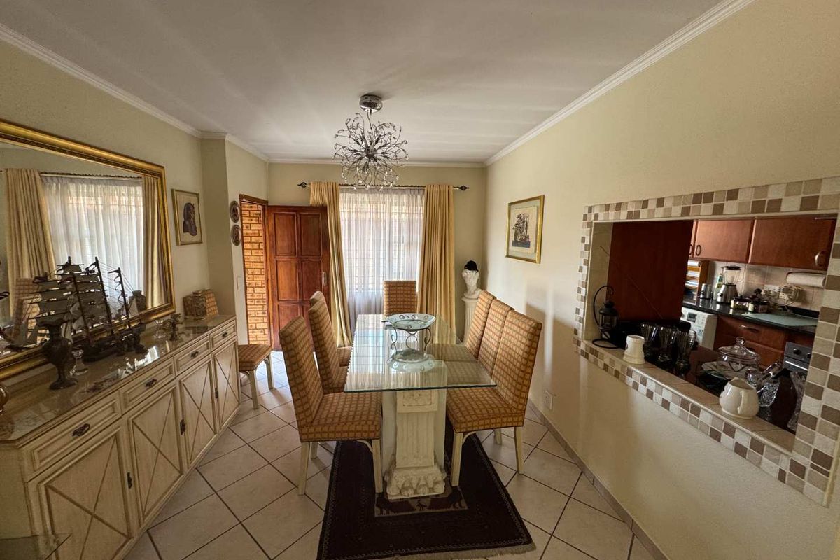 Modern Townhouse for Sale - Photo 5