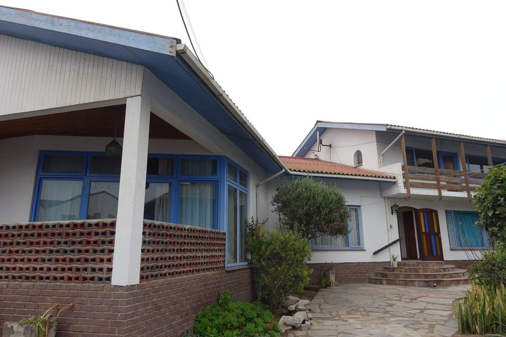 Rear building with 3 Flats and garages