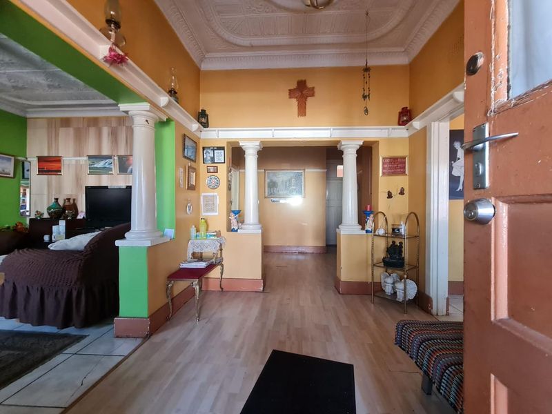 Spacious Elegance: Your Dream Home Awaits - Photo 6