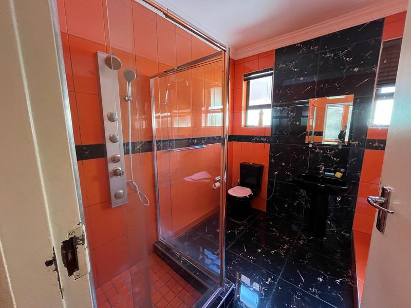 🏡 FOR RENT | DOUBLE-STOREY 8-BEDROOM HOME WITH FLAT  – Pioneers Park ✨ - Photo 7