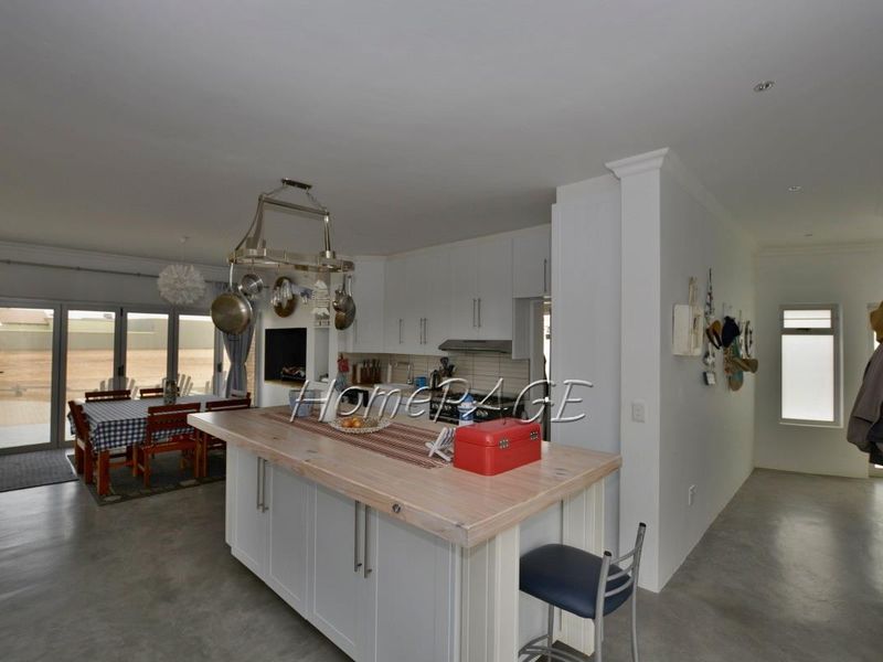 Ext 10, Henties Bay:  Stunning 3 Bedr Beachfront Beauty is for Sale - Photo 5