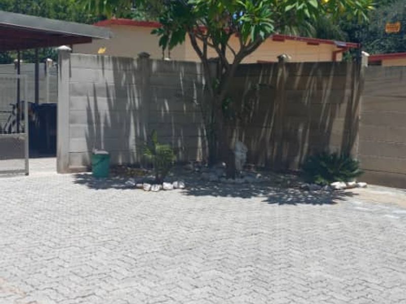 Stunning house up for Sale- Tsumeb - Photo 2