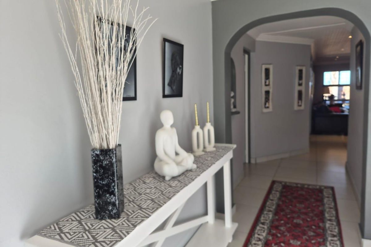 Modern Coastal Living in the Heart of Hartenbos on the Garden Route - Photo 3
