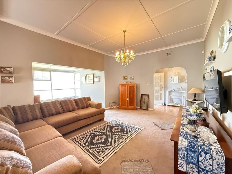 Neat as a Pin – Spacious Family Living at Its Best - Photo 4