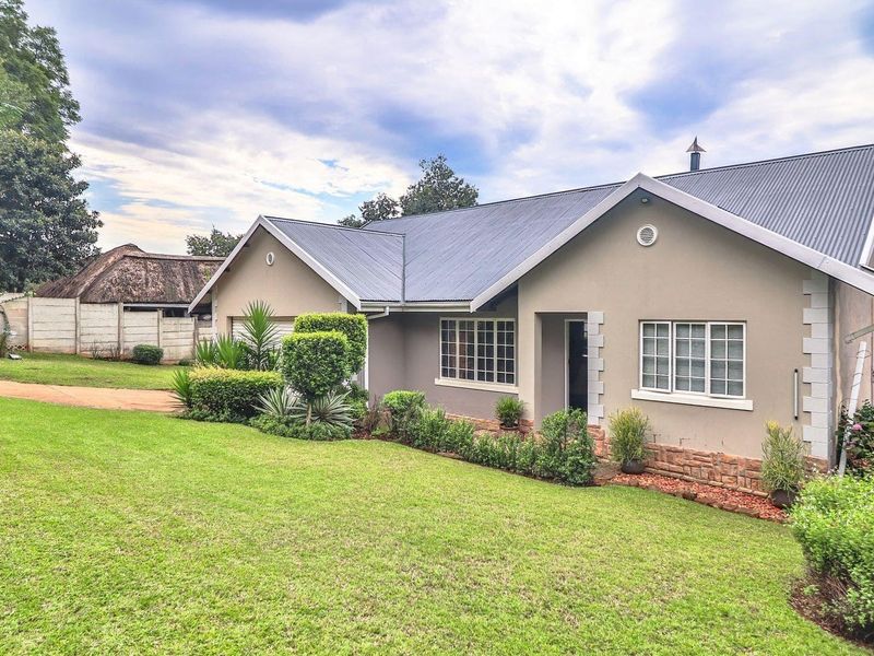 Well-kept family home with great entertaining space in central Howick - Photo 3