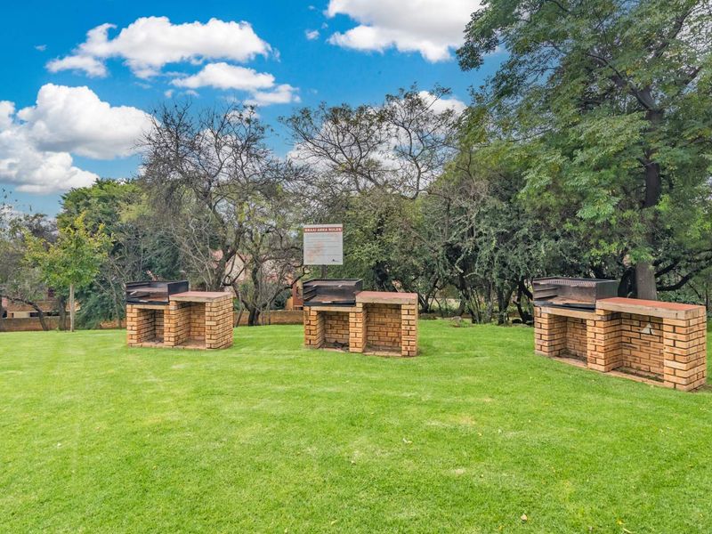 Tranquil riverfront duplex in secure estate awaits you! - Photo 7