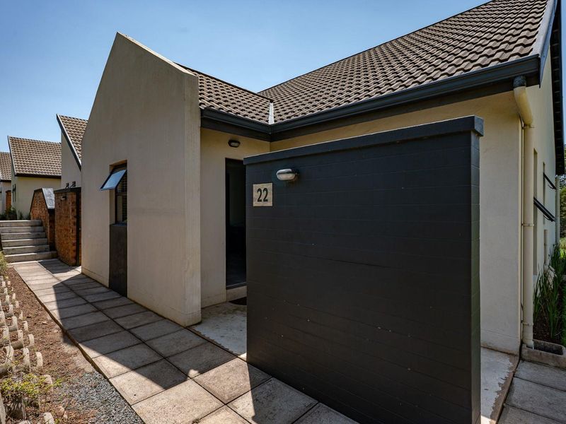 4 Bedroom Freestanding Home - Photo 2