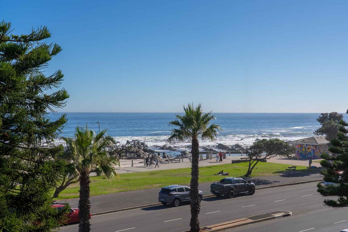 Prime Position with Postcard Perfect Sea and Promenade Views - Photo 2