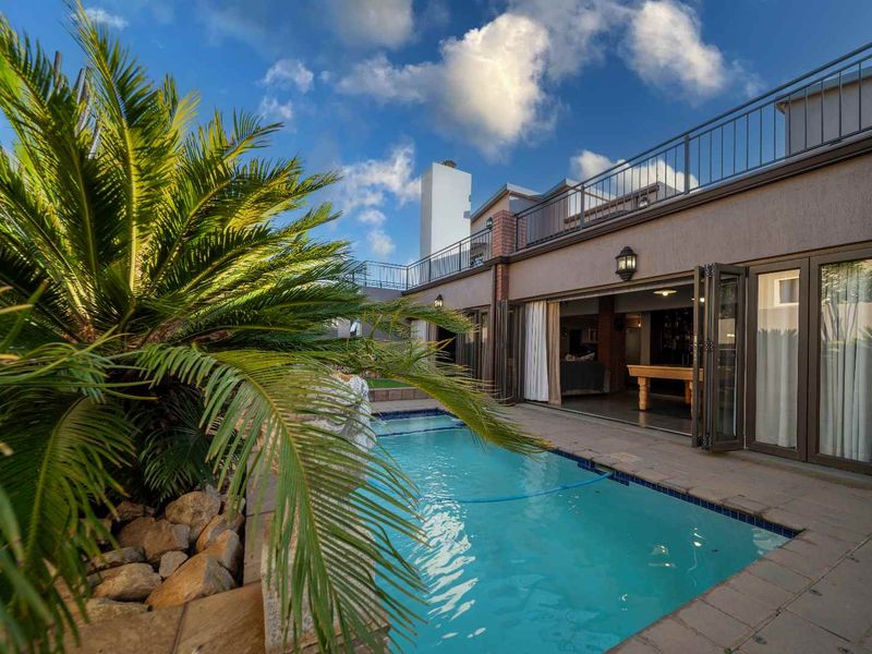 Double-Storey Luxury Masterpiece in Ebotse Golf & Country Estate - Photo 10