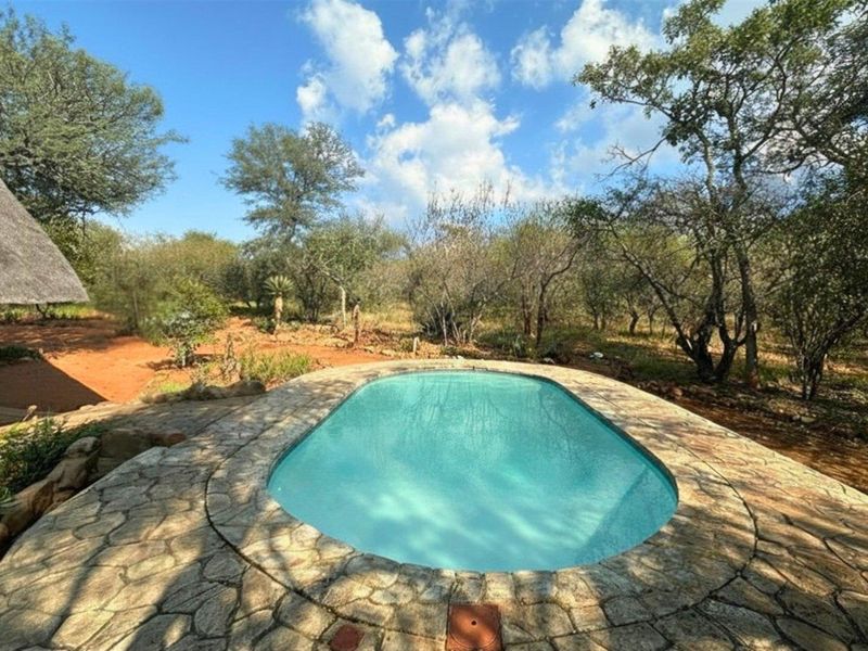 Charming Thatched Home in Canyon Game Reserve - Photo 2