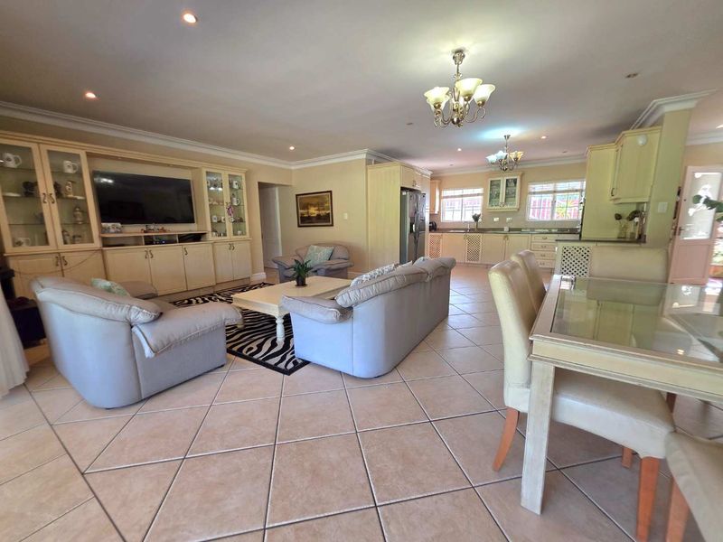 GOLFING FAMILY'S DREAM HOME WITH SEPARATE LOFT & AWESOME GOLF COURSE VIEWS - Photo 9