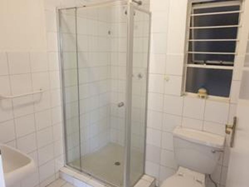 UNFURNISHED 2 BEDROOM GARDEN APARTMENT TO RENT IN LONEHILL - Photo 8